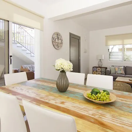 Villa Bridgit